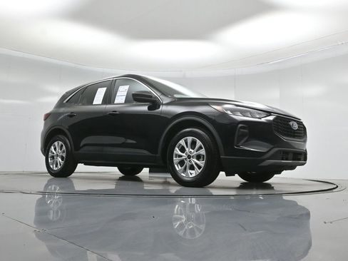 Certified 2024 Ford Escape Active w/ Cold Weather Package image 4