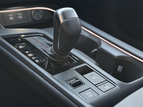 New 2026 Nissan Sentra SR w/ Floor Mat Package FWD image 14