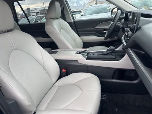 Used 2024 Toyota Grand Highlander XLE image 21