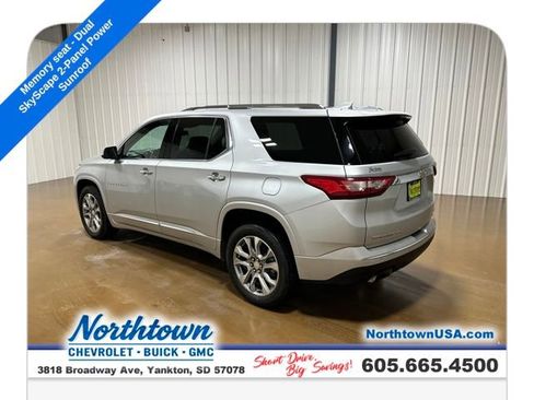 Used 2021 Chevrolet Traverse Premier image 3