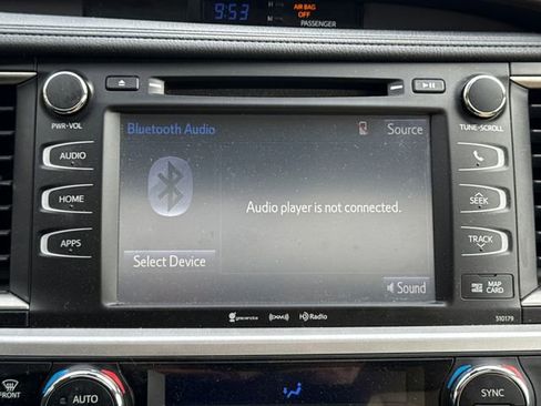 Used 2017 Toyota Highlander XLE image 30