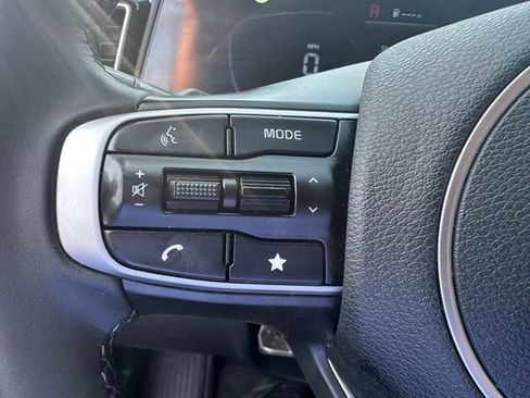 Used 2025 Kia Sportage EX FWD image 18