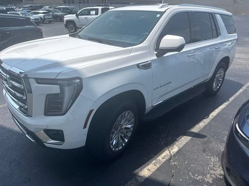 Used 2025 GMC Yukon Elevation AWD/4WD image 2