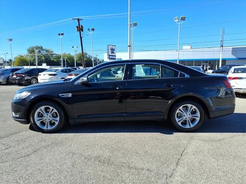 Used 2017 Ford Taurus SE image 7