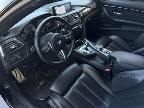Used 2020 BMW M4 Convertible w/ Competition Package RWD image 19
