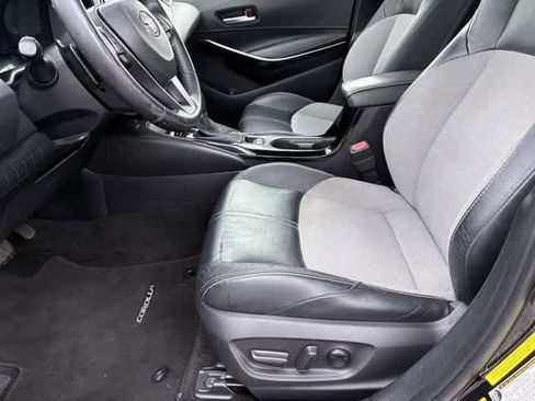 Used 2019 Toyota Corolla XSE FWD image 18