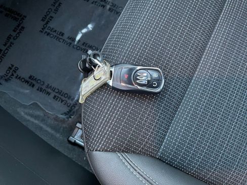 Used 2025 Buick Envista Preferred image 22