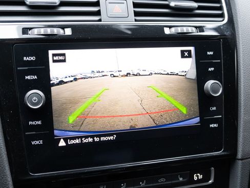 Used 2018 Volkswagen Golf R 4-Door image 4