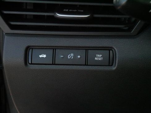 Used 2024 Nissan Altima 2.5 SV FWD image 27