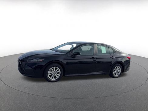 Used 2025 Toyota Camry LE image 8
