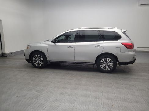 Used 2019 Nissan Pathfinder SV image 3