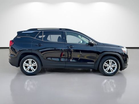 Used 2020 GMC Terrain SLE w/ Driver Convenience Package FWD image 2