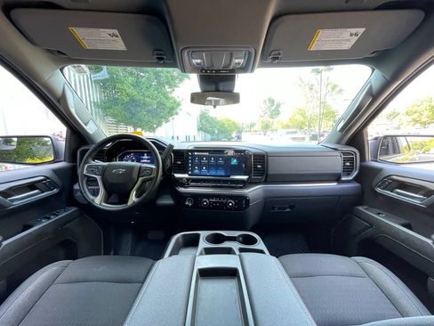 Used 2024 Chevrolet Silverado 1500 RST AWD/4WD image 30