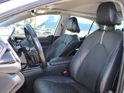 Used 2024 Toyota Camry XSE w/ Navigation Package image 32