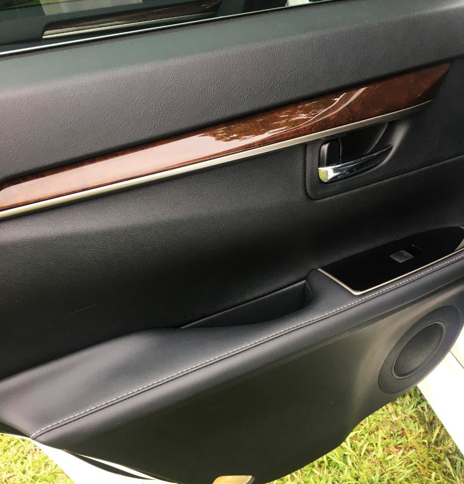 Used 2016 Lexus ES 350 w/ Luxury Package w/Wood Trim FWD image 13