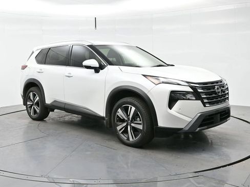 Used 2024 Nissan Rogue SL image 1