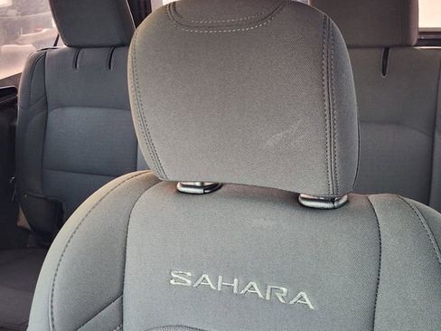 Used 2023 Jeep Wrangler Sahara w/ Cold Weather Group image 21