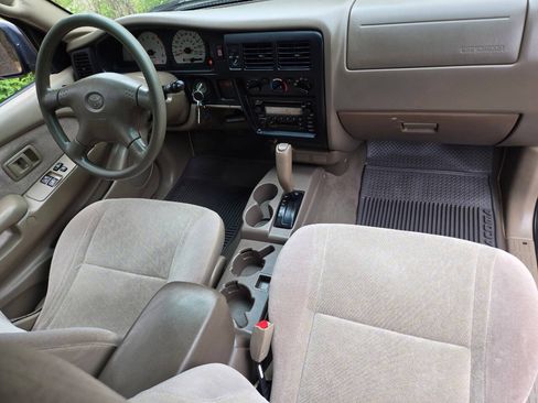Used 2003 Toyota Tacoma PreRunner RWD image 18