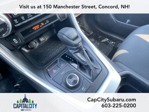 Used 2019 Toyota RAV4 LE AWD/4WD image 25
