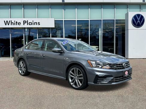 Used 2018 Volkswagen Passat 2.0T R-Line FWD image 1