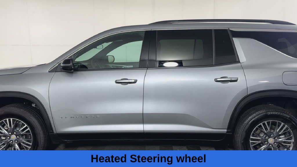 Used 2026 Chevrolet Traverse LT AWD/4WD image 7