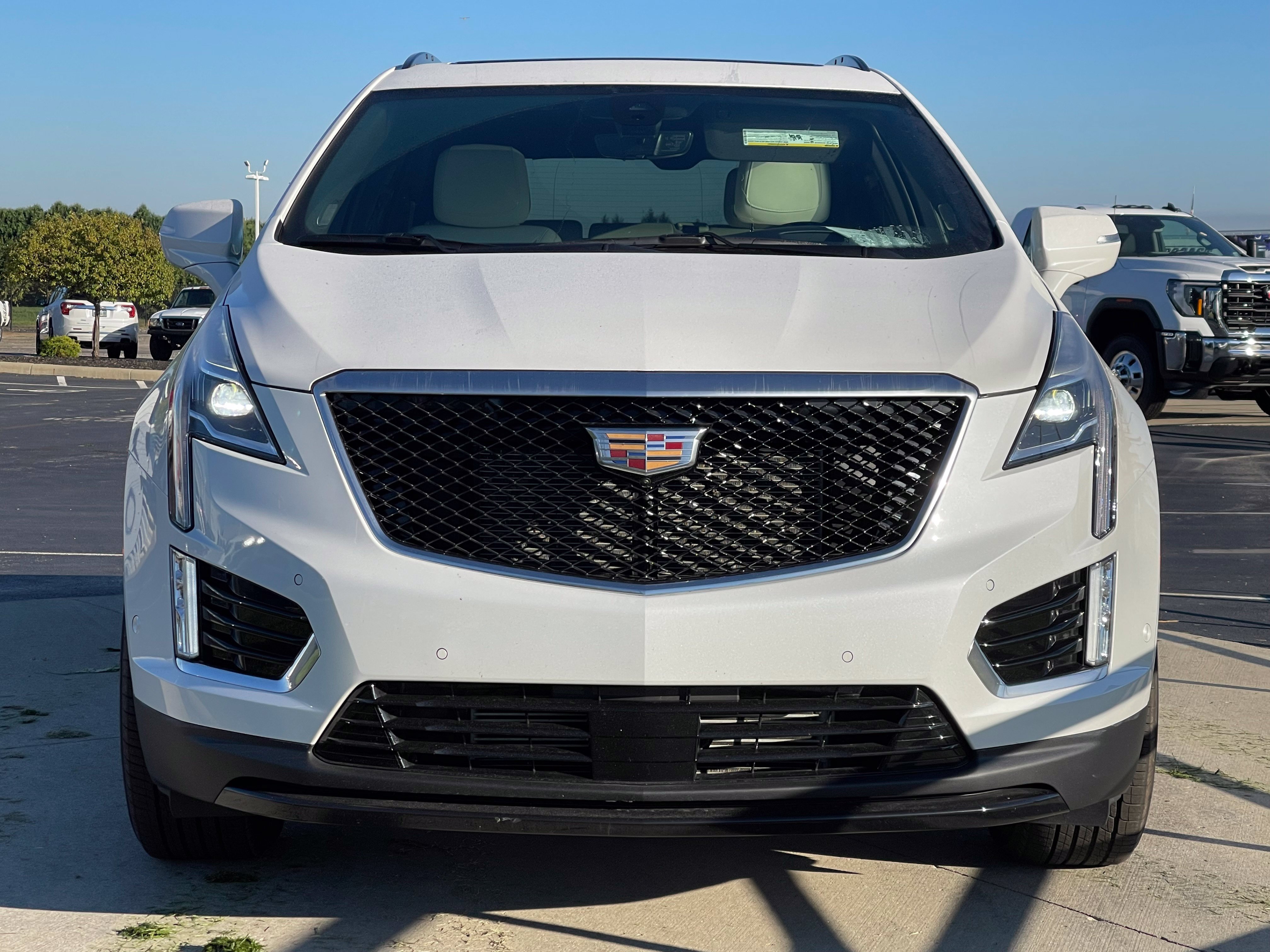 Used 2024 Cadillac XT5 Sportv w/ Technology Package AWD/4WD image 2