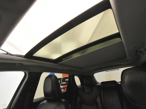 Used 2019 Jeep Cherokee Limited AWD/4WD image 31