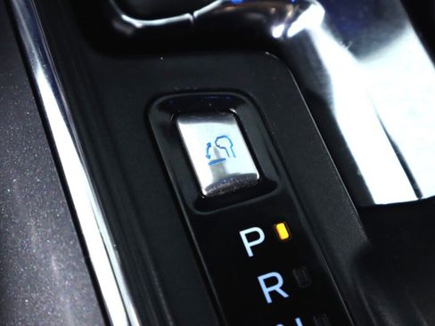 Used 2022 Ford F150 Lariat w/ Equipment Group 502A High image 30