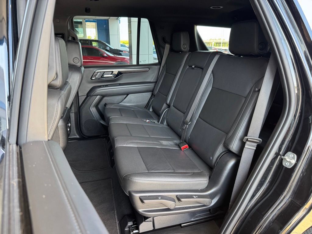 Used 2025 Chevrolet Tahoe LT RWD image 21