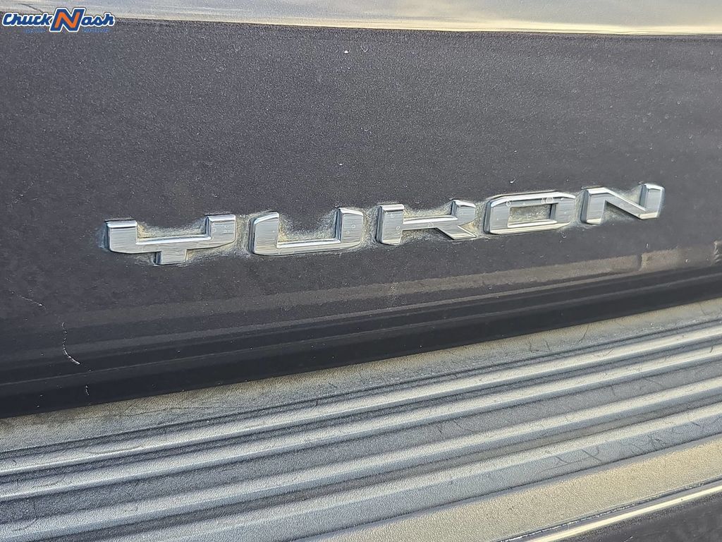 Used 2023 GMC Yukon Denali Ultimate AWD/4WD image 8