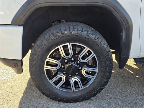 Used 2020 GMC Sierra 2500 AT4 w/ AT4 Premium Package image 12