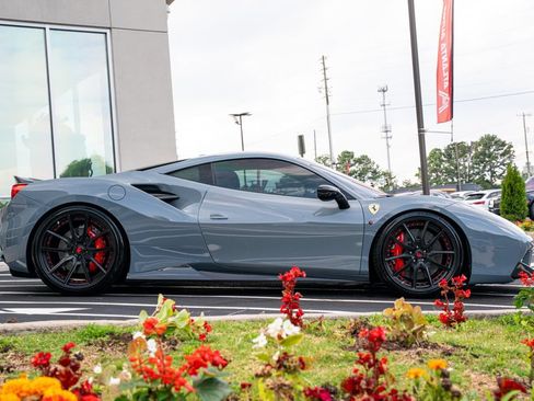 Used 2016 Ferrari 488 GTB RWD image 11