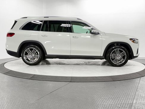 Used 2025 Mercedes-Benz GLS 450 4MATIC image 36