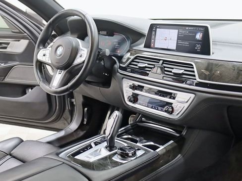 Used 2022 BMW 750i xDrive w/ Executive Package AWD/4WD image 36