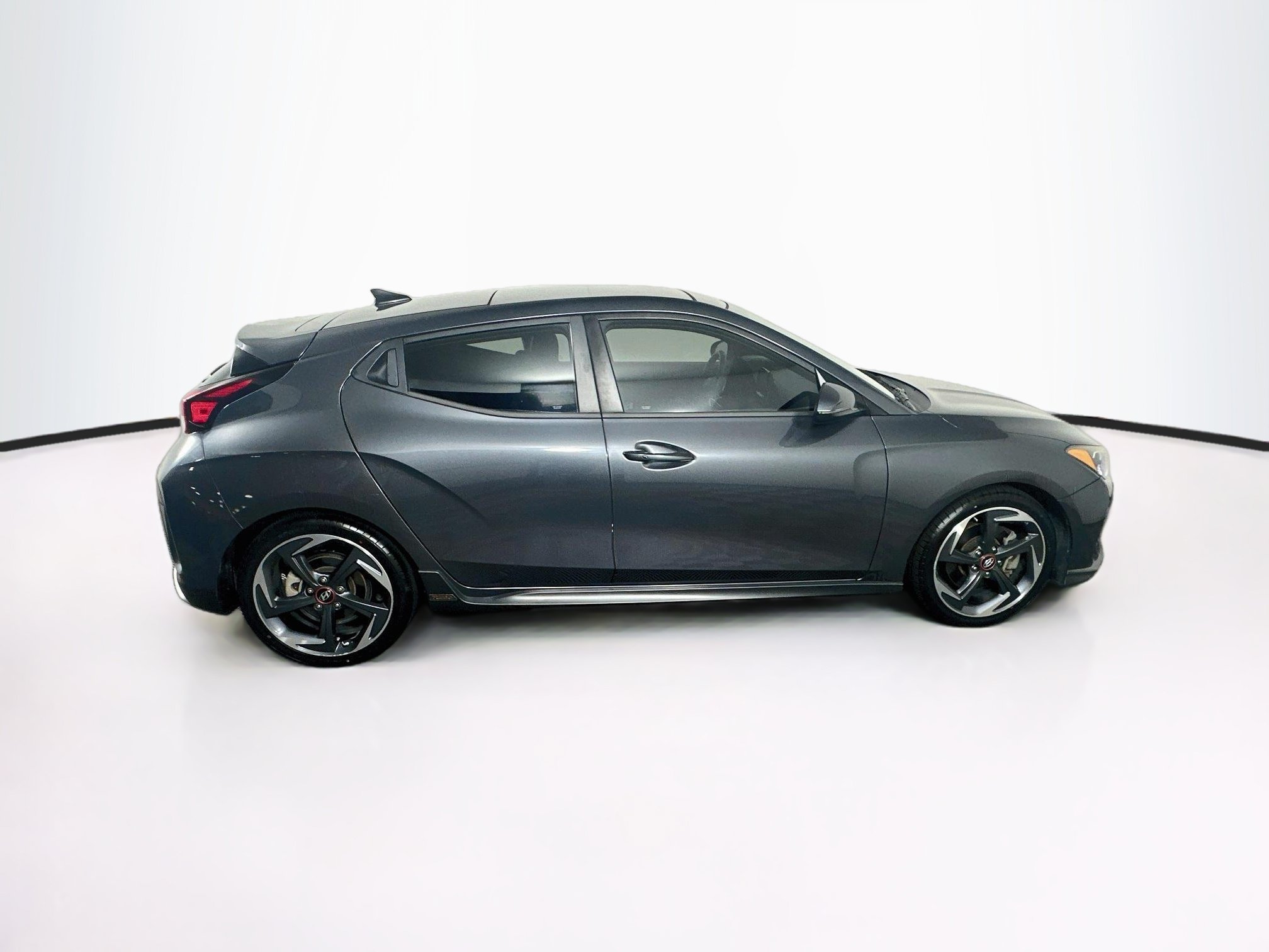 Used 2019 Hyundai Veloster Turbo FWD image 10