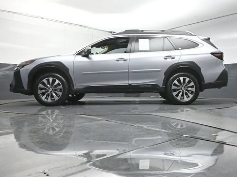 Certified 2025 Subaru Outback Touring w/ Popular Package #2 AWD/4WD image 37