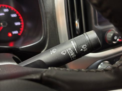 Used 2015 GMC Canyon SLT w/ Driver Alert Package image 26