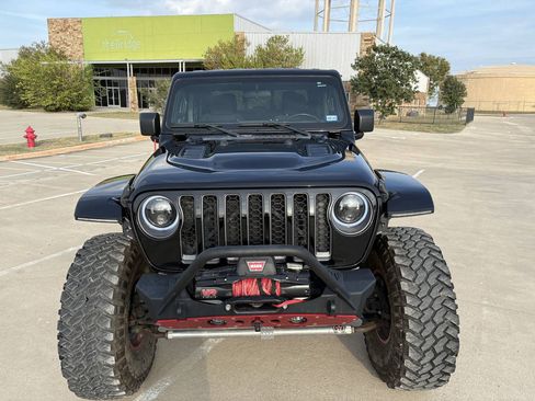 Used 2020 Jeep Gladiator Rubicon w/ Trailer Tow Package AWD/4WD image 11