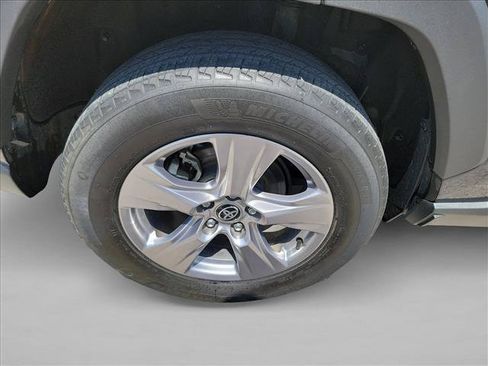 Used 2024 Toyota RAV4 LE AWD/4WD image 11