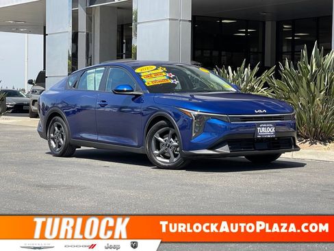 Used 2025 Kia K4 FWD image 1