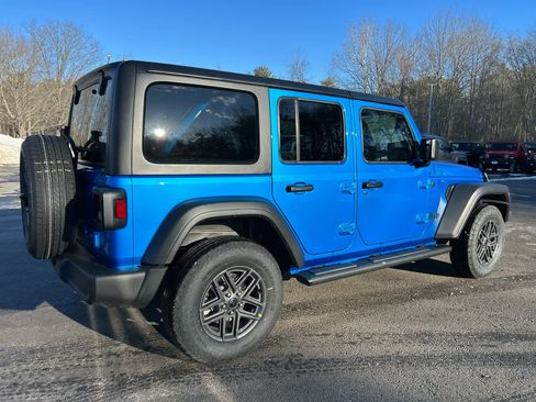 Used 2026 Jeep Wrangler Unlimited Sport AWD/4WD image 5