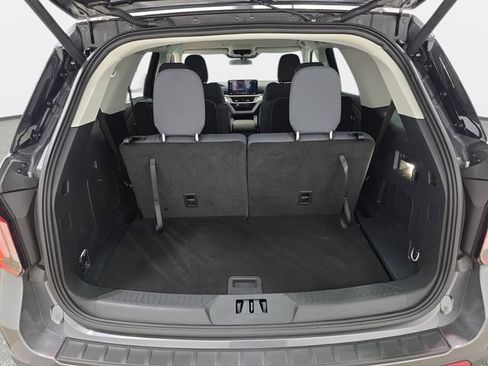 Used 2026 Ford Explorer Active AWD/4WD image 34