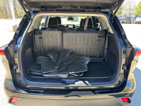 Certified 2024 Toyota Highlander XLE AWD/4WD image 15