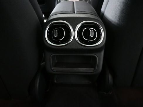 New 2026 Mercedes-Benz GLC 300 image 17