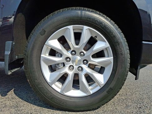 Used 2022 Chevrolet Silverado 1500 Custom w/ LPO, Dark Essentials Package AWD/4WD image 9