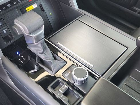 Used 2023 Toyota Sequoia Platinum image 16