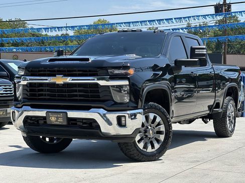 Used 2024 Chevrolet Silverado 2500 LT w/ All Star Edition AWD/4WD image 3