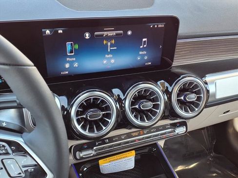 New 2026 Mercedes-Benz GLB 250 image 5