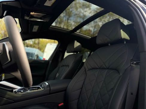 New 2026 BMW X6 M60i image 25