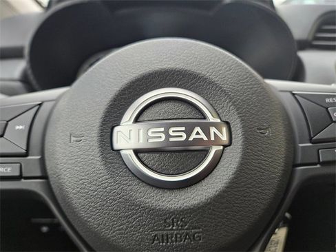 Used 2025 Nissan Versa S w/ Trunk Package image 32